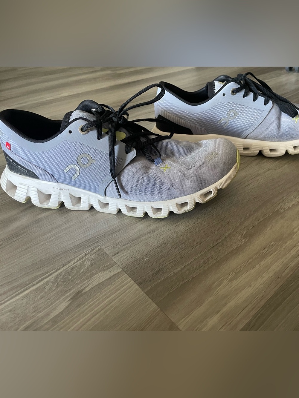 On Cloud On Running Cloud X Sneakers